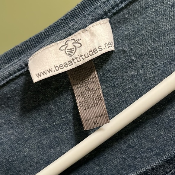 Let it Bee cute tee! Size XL. 🐝 - Picture 5 of 7